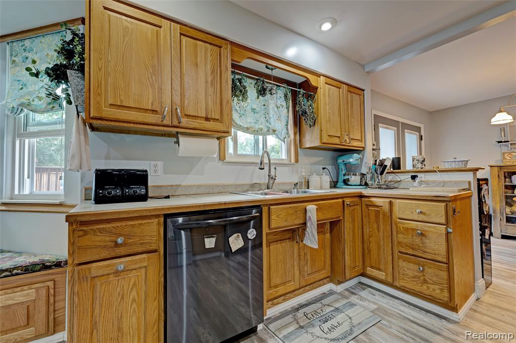 7098 Sherwood Lane, Davison, MI 48423 — Photo 10