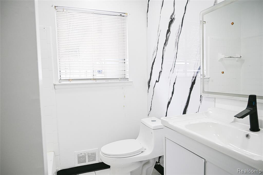 4056 Fox Street, Inkster, MI 48141 — Photo 24
