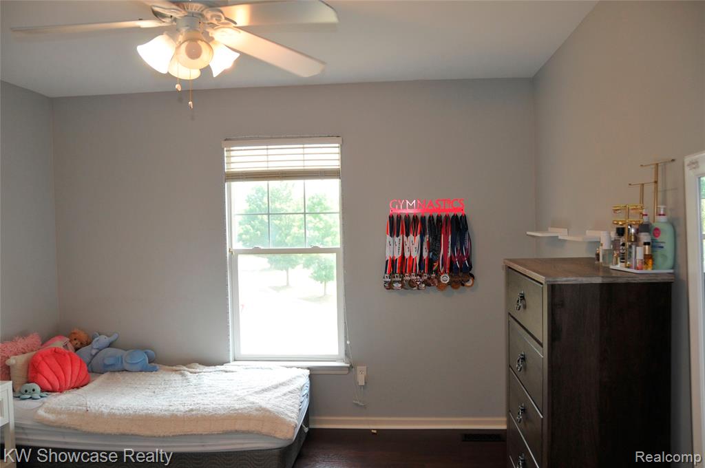 5444 BUELL Drive, Commerce Twp, MI 48382 — Photo 24
