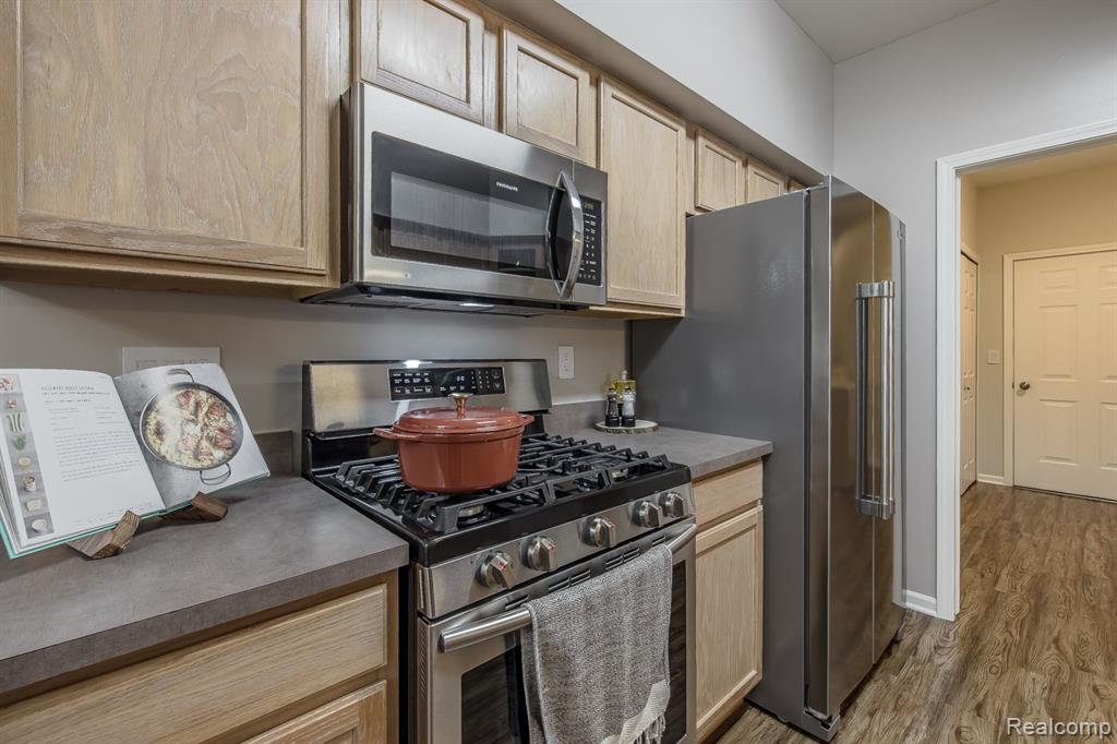 708 AMBERLY Drive, A, Waterford, MI 48328 — Photo 13