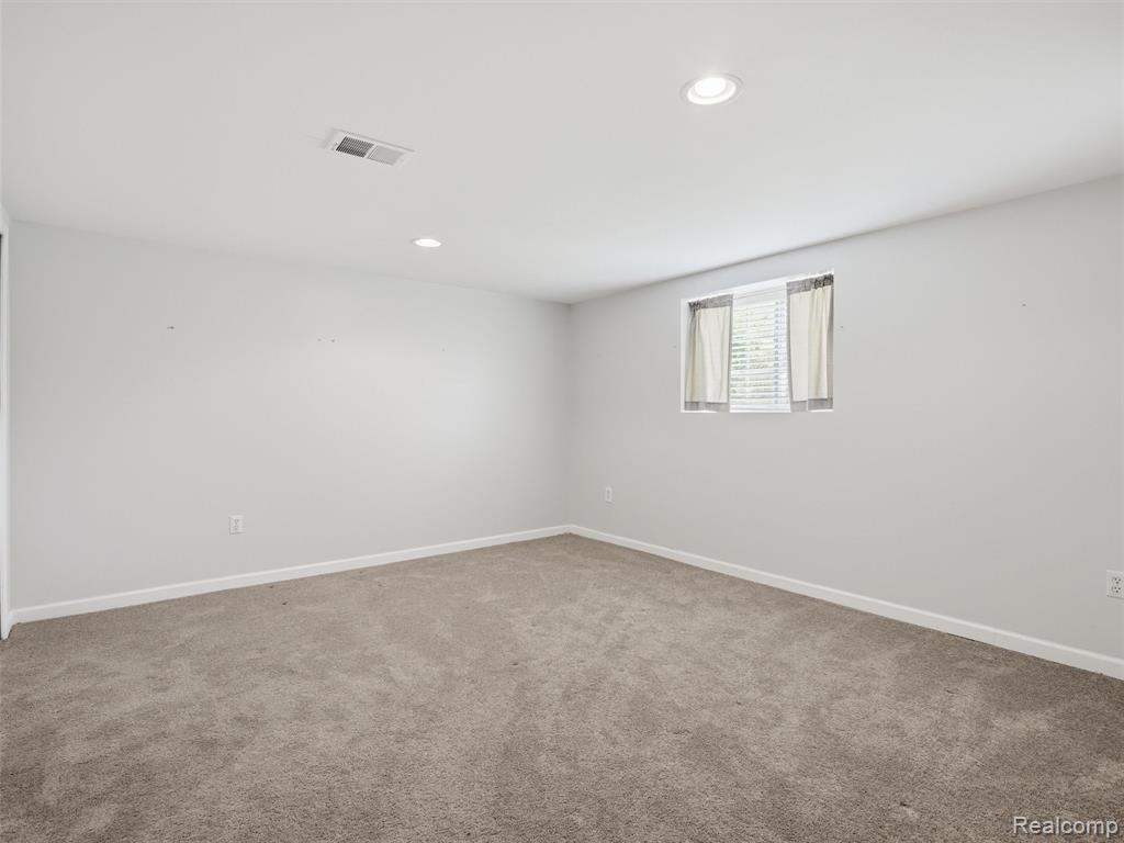 6394 Heron Park Way, Clarkston, MI — Photo 36
