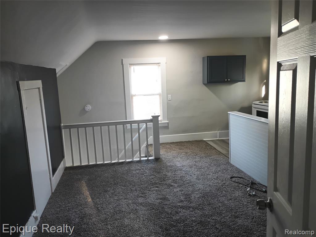 949 Boston Avenue, Waterford, MI 48328 — Photo 18