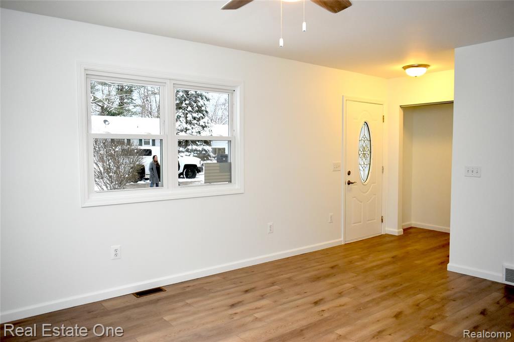 825 Ferley Street, Lansing, MI 48911 — Photo 4