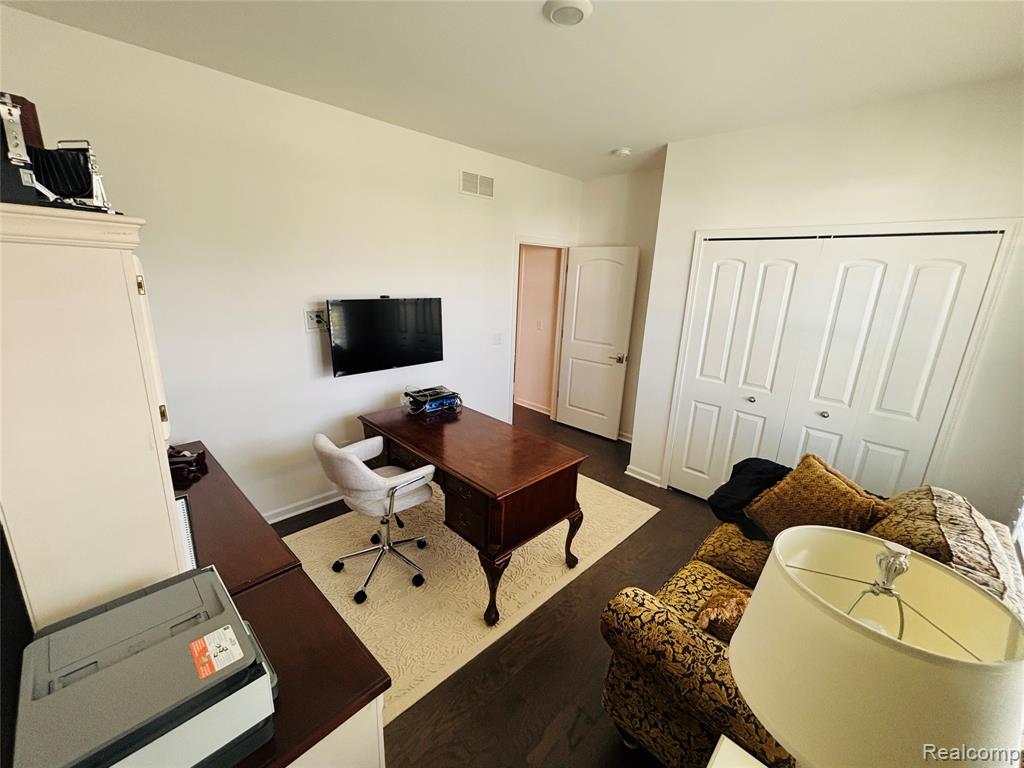 8215 Carston Lane Lane, Green Oak, MI 48116 — Photo 12