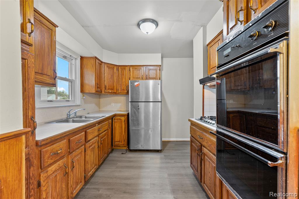 8460 Busko Avenue, Warren, MI 48093 — Photo 12