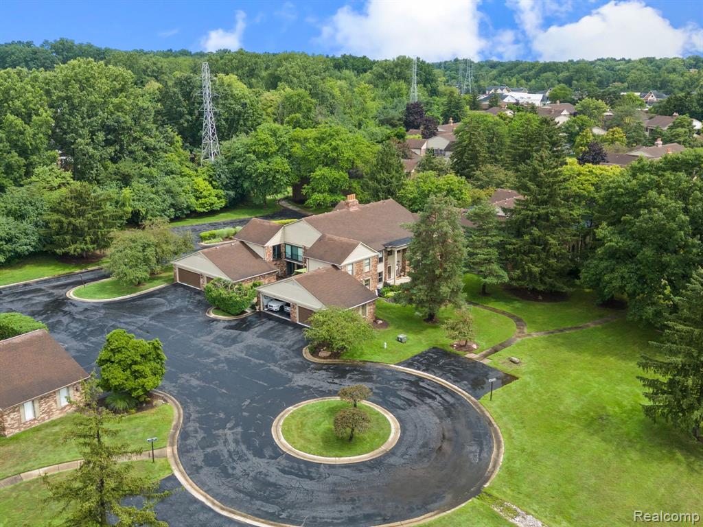4382 KNIGHTSBRIDGE Lane, West Bloomfield, MI 48323 — Photo 3