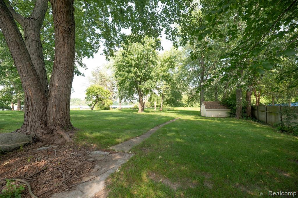 880 Bay Street, Pontiac, MI 48342 — Photo 7