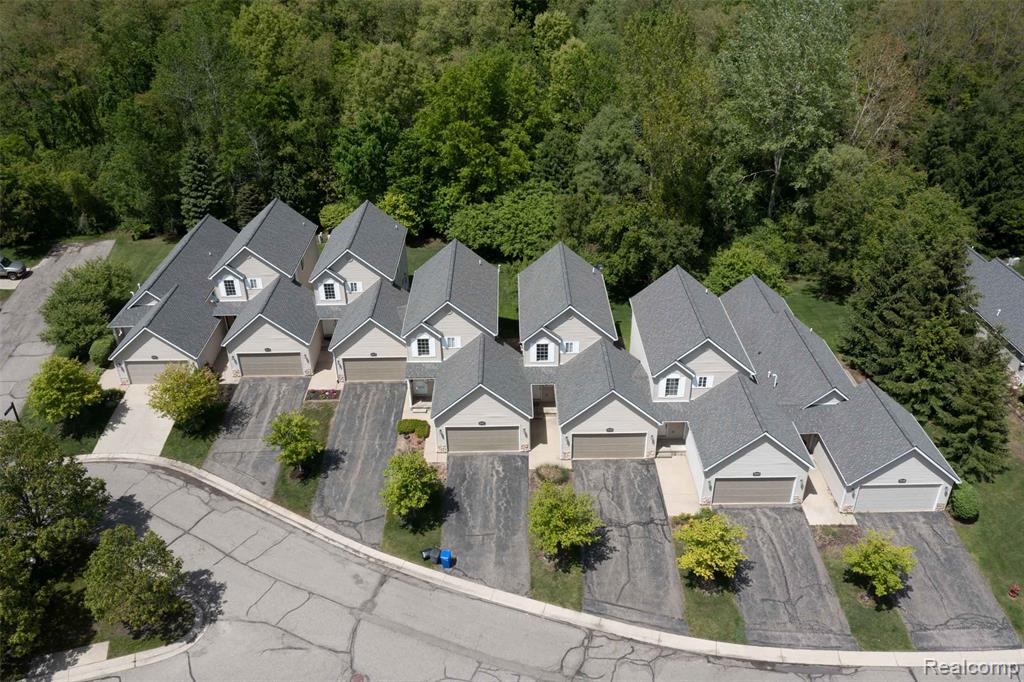 5058 Clintonville Pines Drive, Clarkston, MI — Photo 32