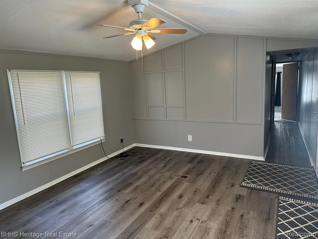 326 Emerald Circle S, Whitmore Lake, MI 48189 — Photo 4