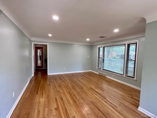 8429 Whitefield Street, Dearborn Heights, MI 48127 — Photo 11