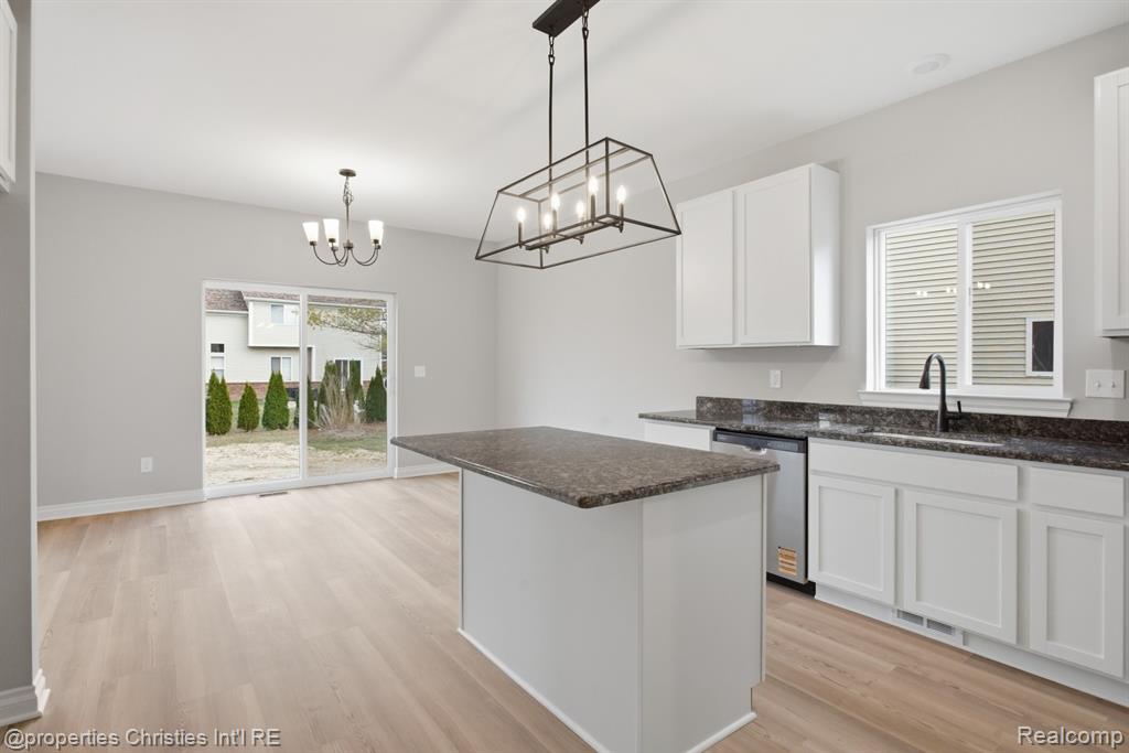 23397 Crescent Ridge Drive, New Boston, MI 48164 — Photo 5