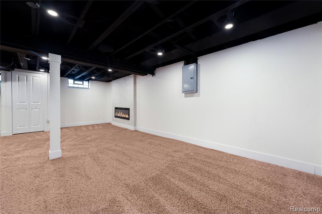 24220 Cloverlawn Street, Oak Park, MI 48237 — Photo 29