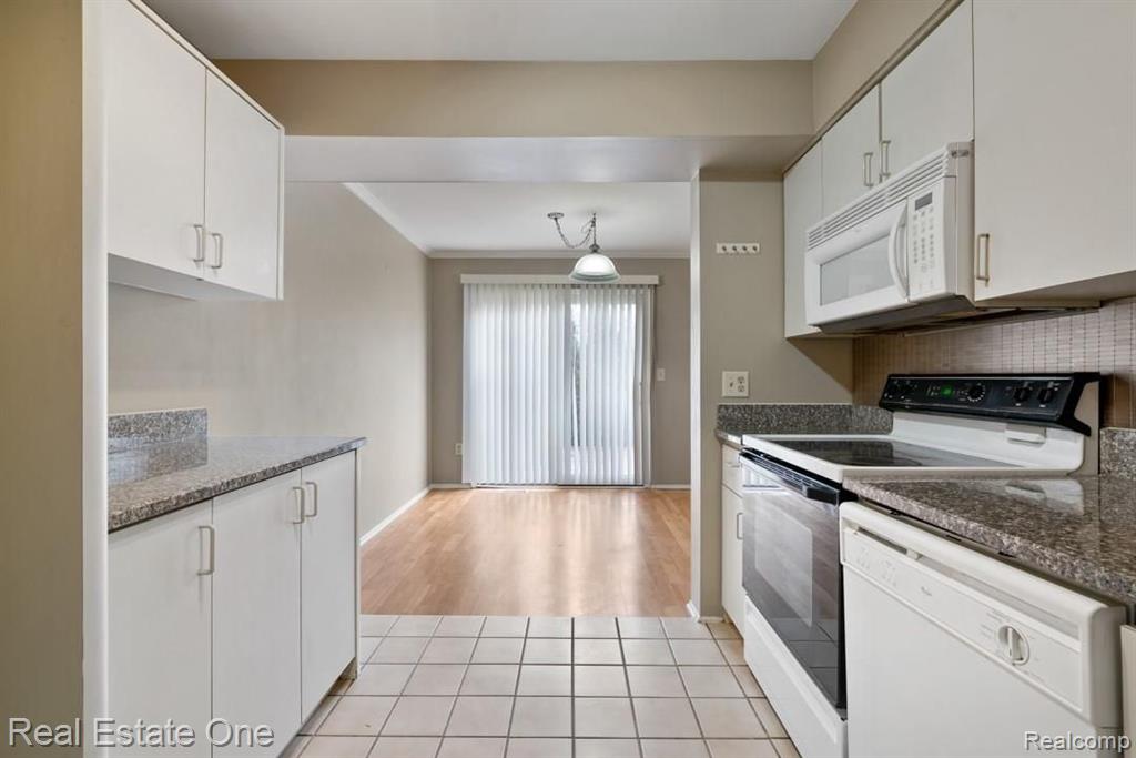 5139 BUCKINGHAM, Troy, MI 48098 — Photo 7