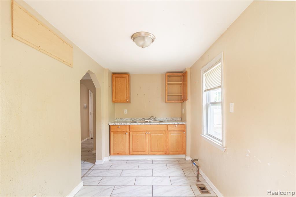 6444 Ashton Avenue, Detroit, MI 48228 — Photo 5