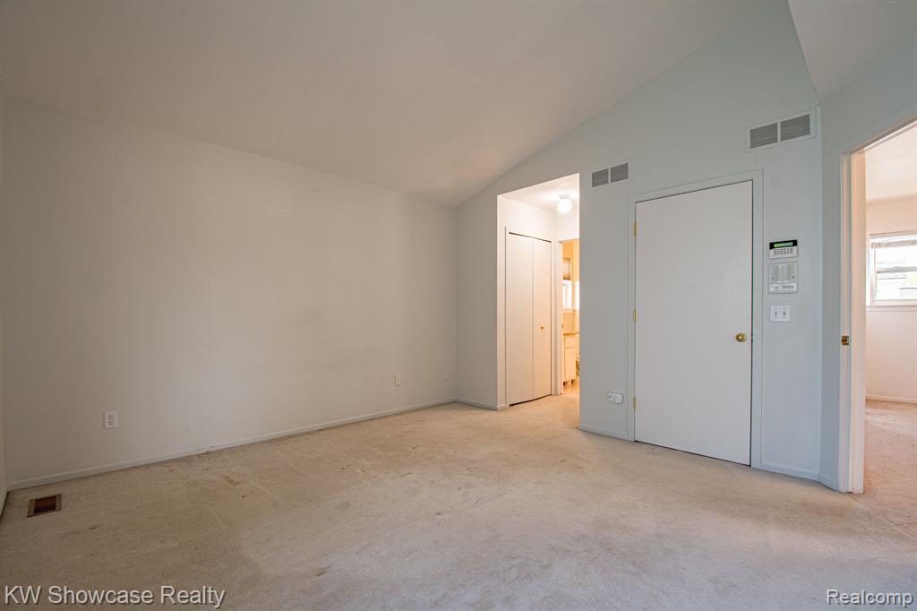 1420 POND VIEW, Wixom, MI 48393 — Photo 18