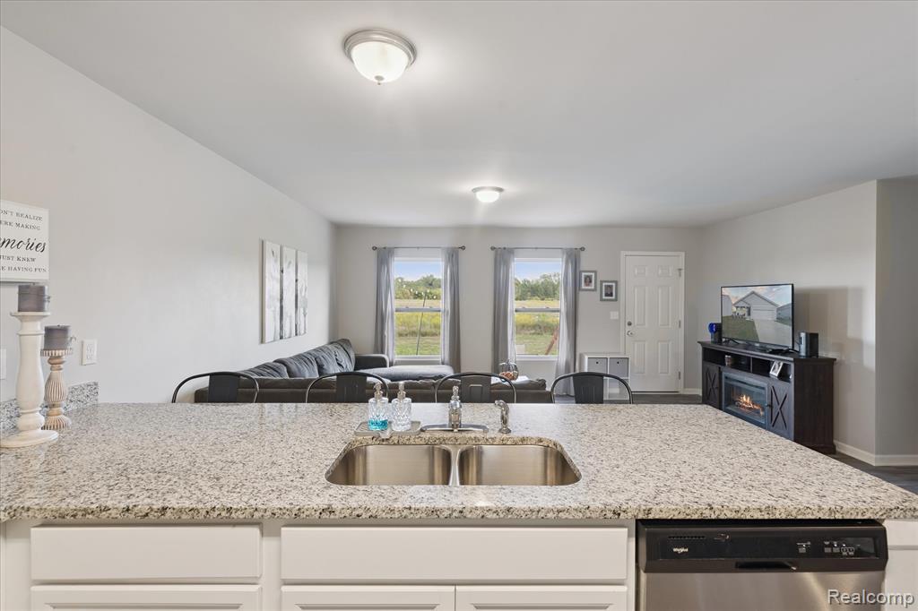 1710 Woodbridge Park Avenue, Lapeer, MI 48446 — Photo 12