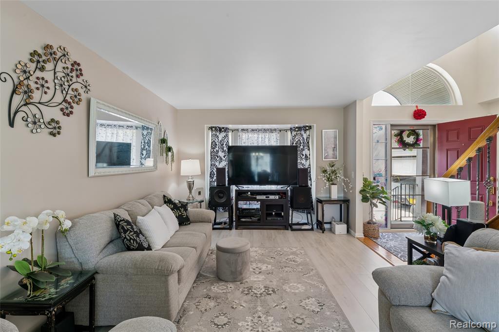 216 Tucker Street, Pontiac, MI 48341 — Photo 16