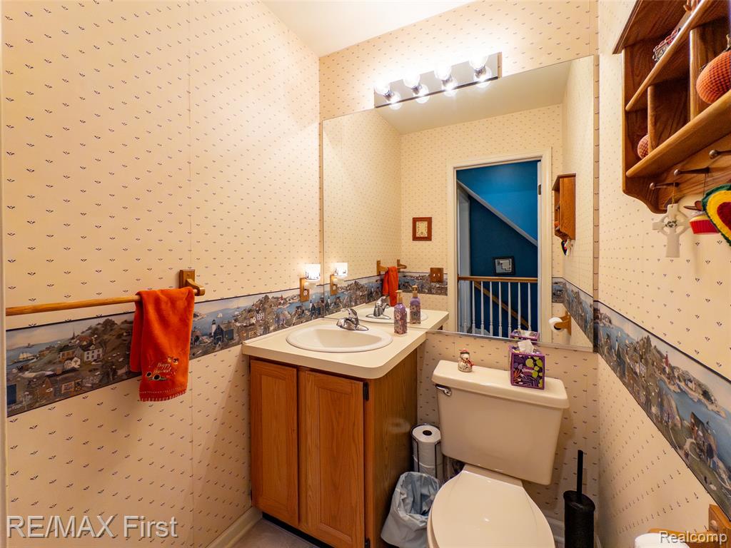 6676 Lambeth Way, Canton, MI 48187 — Photo 36