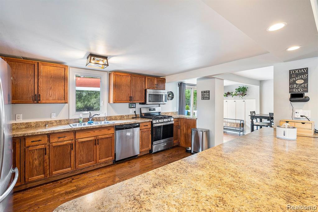 516 North Road, Fenton, MI 48430 — Photo 9