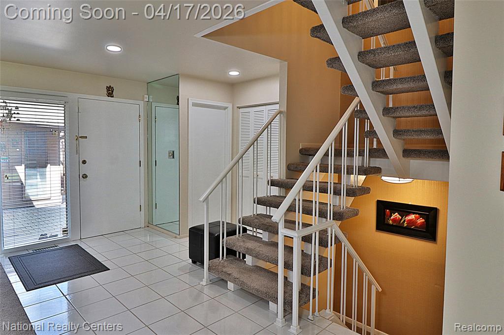 7309 Creek View Circle, West Bloomfield, MI — Photo 6