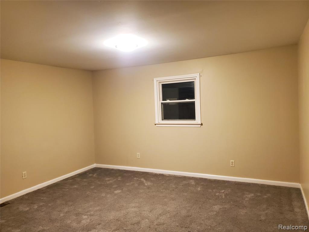 1110 Myrtle Avenue, Waterford, MI 48328 — Photo 10