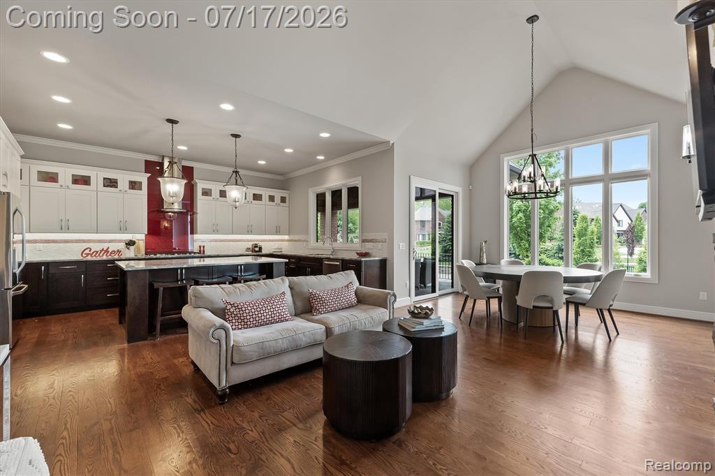 602 Wellington Circle, Rochester Hills, MI 48309 — Photo 8