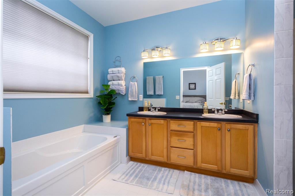 50413 Monroe Street, Canton, MI 48188 — Photo 25