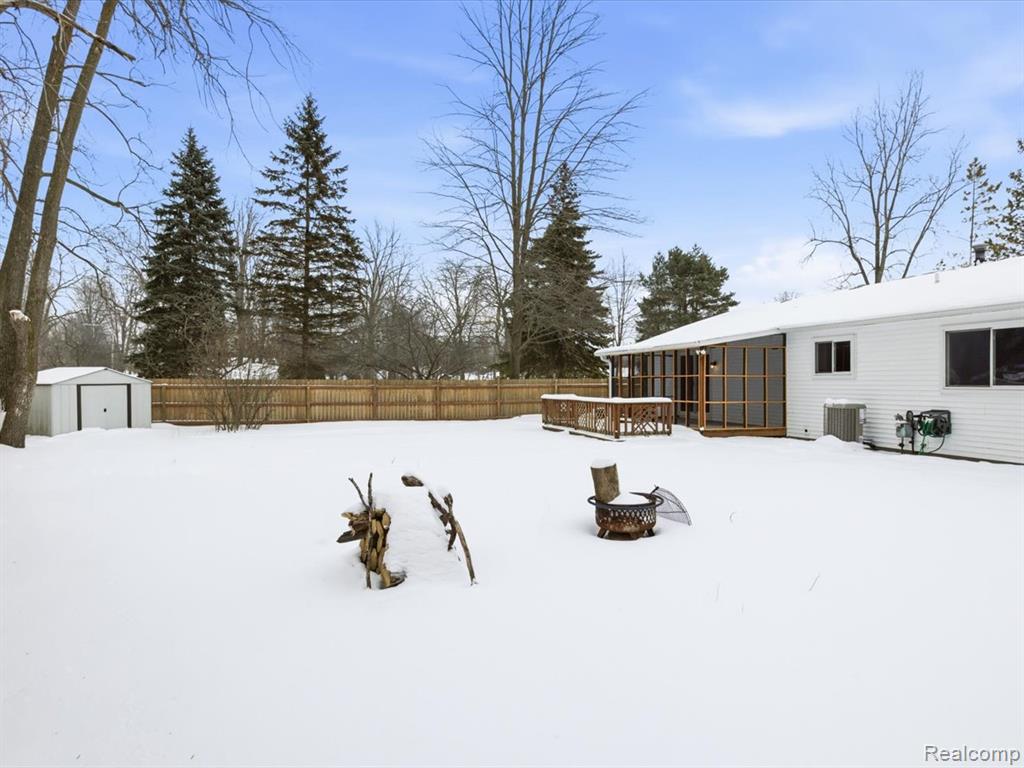 5837 Lakeshore Road, Fort Gratiot, MI 48059 — Photo 35