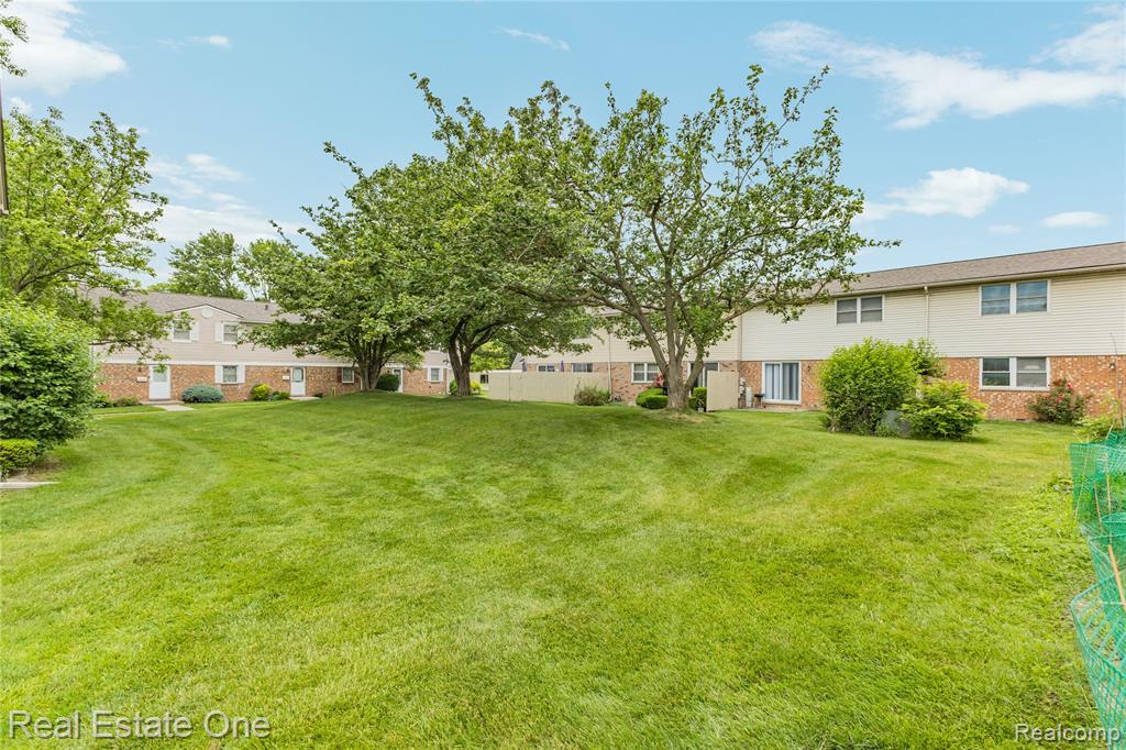 959 Kirts Boulevard, Troy, MI 48084 — Photo 5