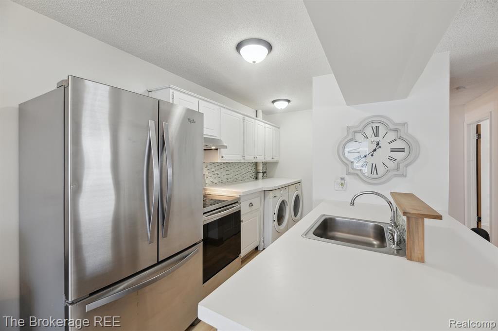 9451 Parkwood N, Davison, MI 48423 — Photo 17