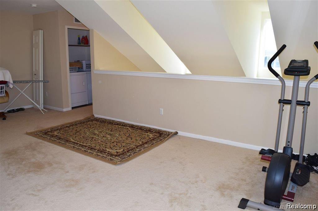 1077 Foxboro, Troy, MI 48083 — Photo 14