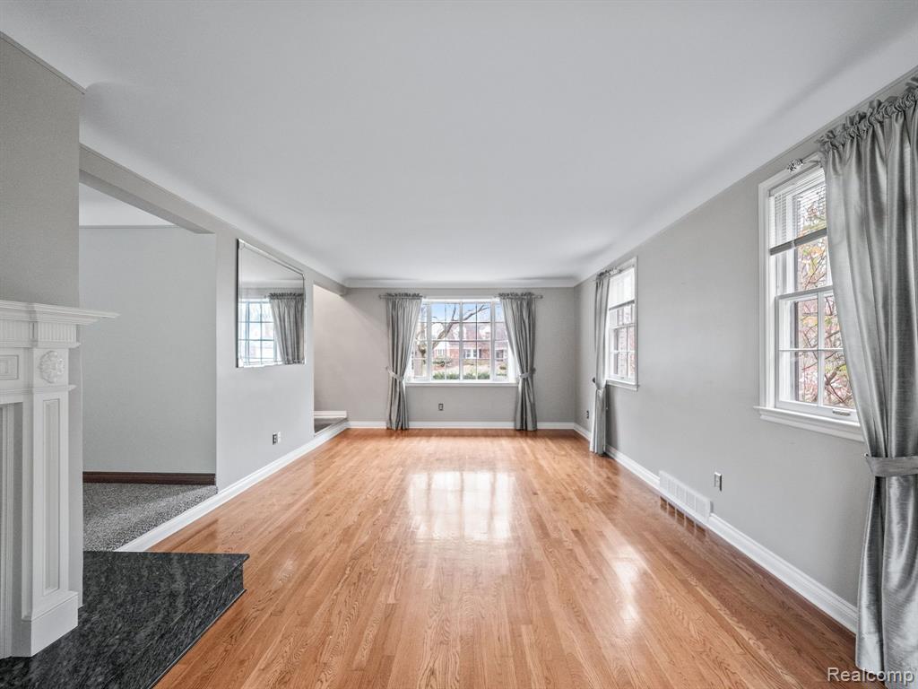 5707 WOODWIND Drive, Bloomfield Hills, MI 48301 — Photo 8
