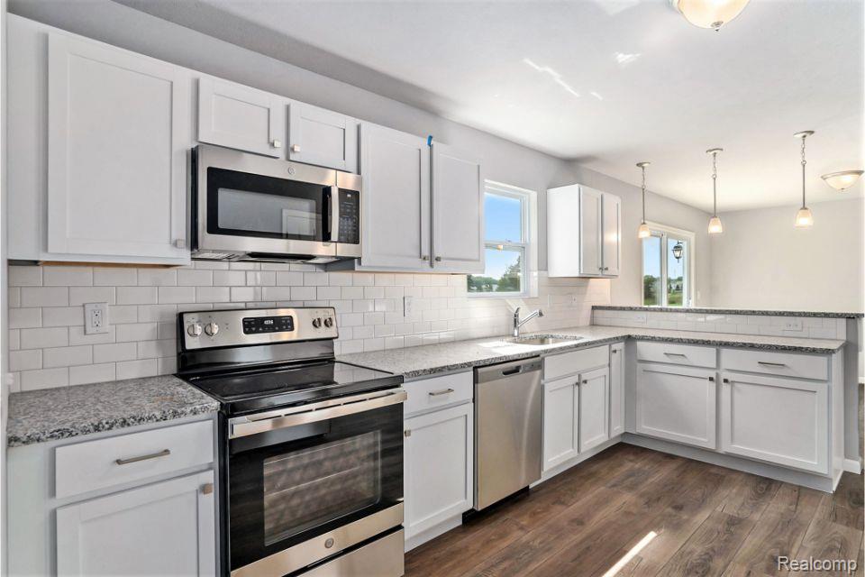 4421 Springmeadow Court, Burton, MI 48519 — Photo 9
