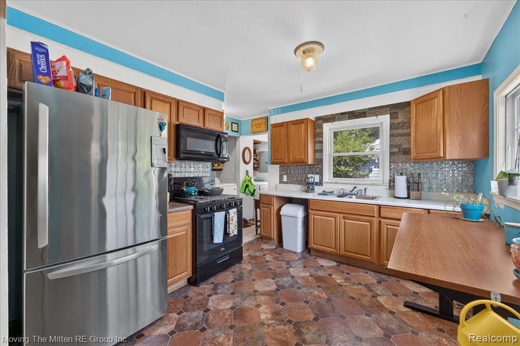 21847 Fenster Street, Belleville, MI 48111 — Photo 12
