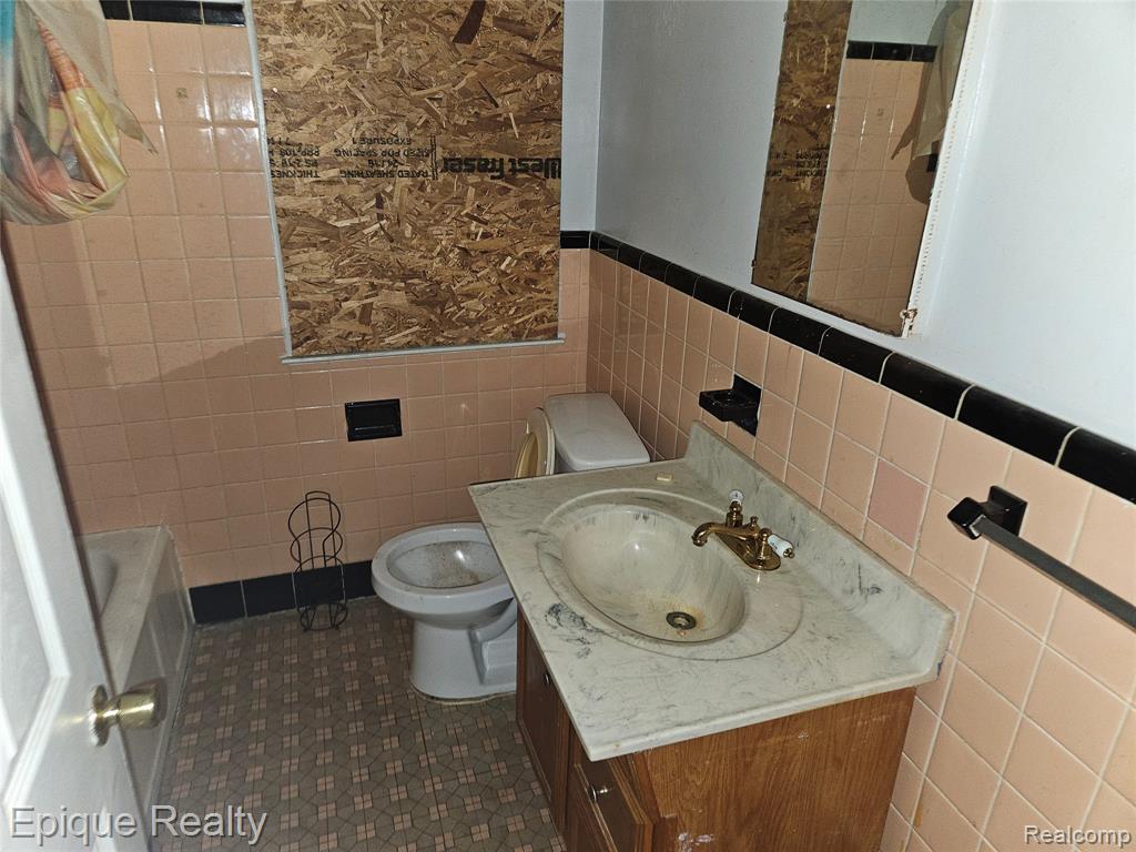 6166 Farmbrook Street, Detroit, MI 48224 — Photo 8