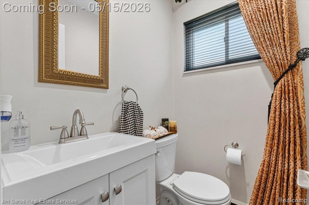 1024 Blairmoor Court, Grosse Pointe Woods, MI 48236 — Photo 16