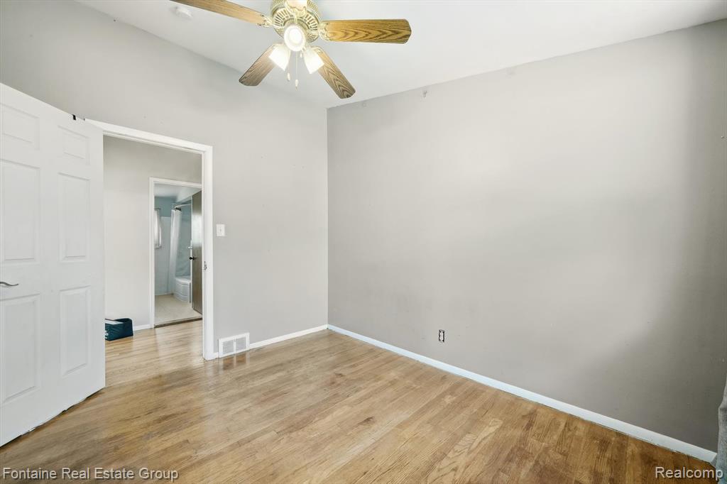 8657 Mercedes Street, Dearborn Heights, MI 48127 — Photo 15