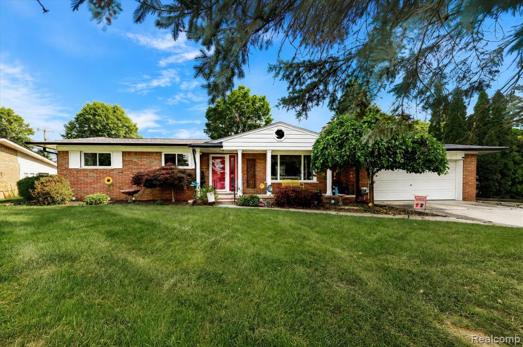18701 Thomasine Street, Clinton Twp, MI 48036