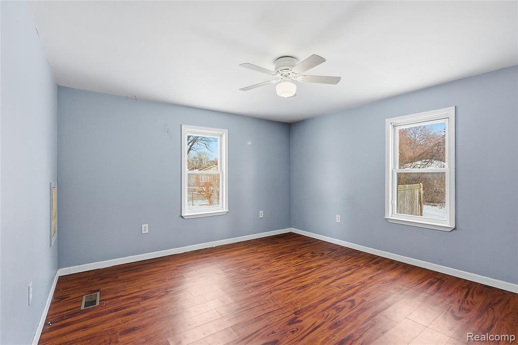 5315 Edgewood Street, Dearborn Heights, MI 48125 — Photo 9