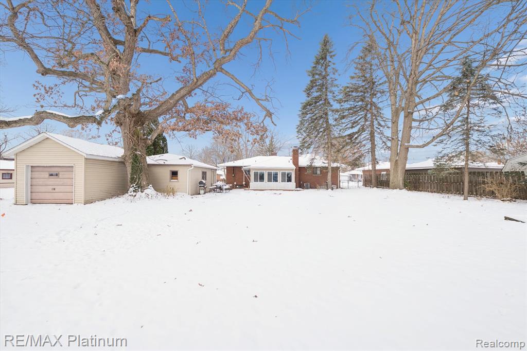 707 Briarwood Lane, Fenton, MI 48430 — Photo 24