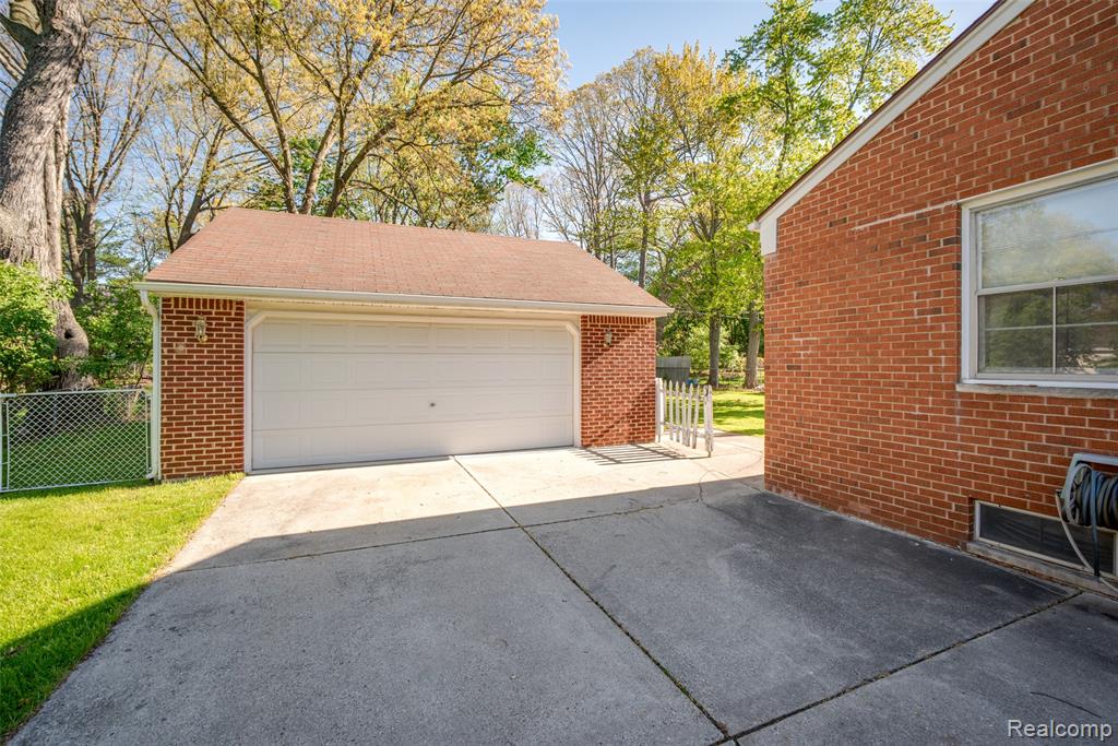 4120 Baybrook Drive, Waterford, MI 48329 — Photo 26