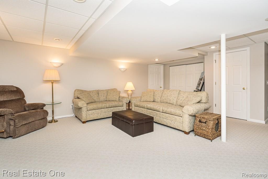 6615 Chatham Circle, Rochester Hills, MI 48306 — Photo 48