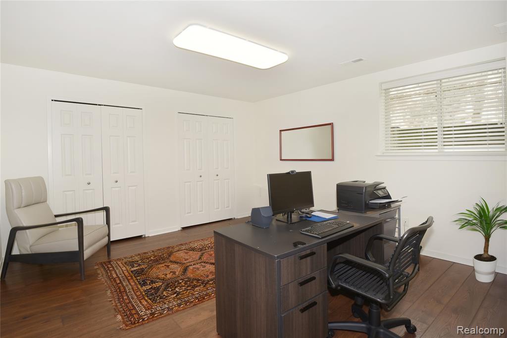 6536 Pleasant Lake Court, West Bloomfield, MI — Photo 35