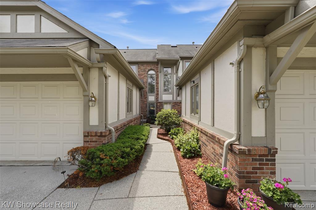 42289 Saratoga Circle, Canton, MI 48187 — Photo 3