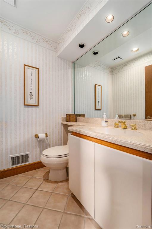 32315 N River Road, Harrison Township, MI — Photo 16