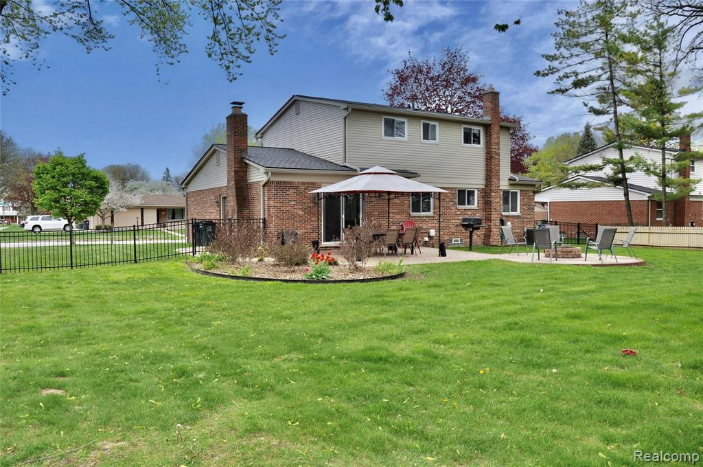 5443 English Drive, Troy, MI 48085 — Photo 19