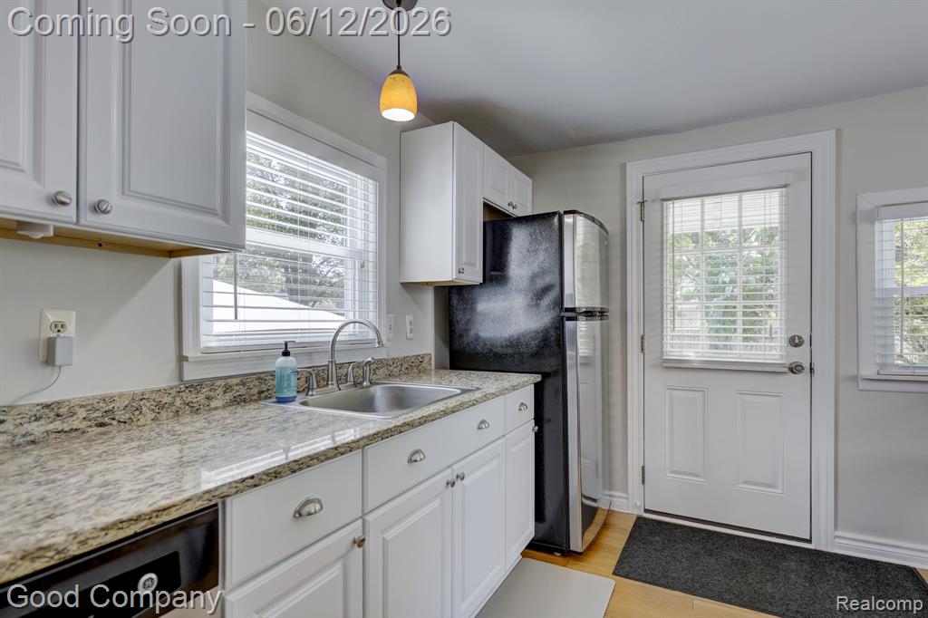 45 W Morehouse Avenue, Hazel Park, MI 48030 — Photo 8