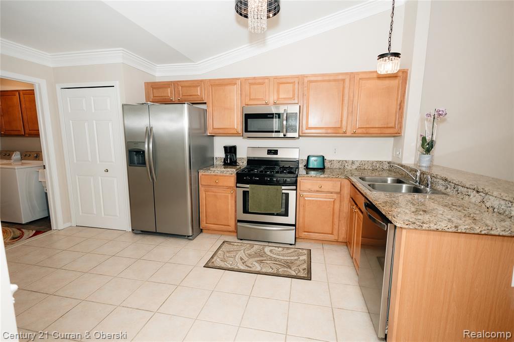 22664 Woodcreek Drive, 93, Taylor, MI 48180 — Photo 5