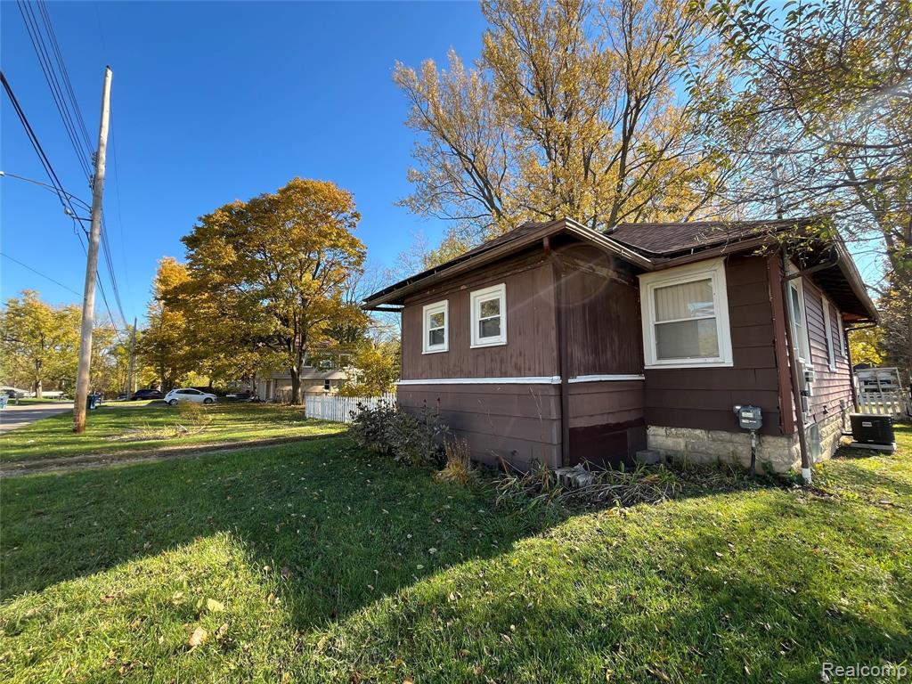 712 Sanford Street, Lansing, MI 48906 — Photo 18