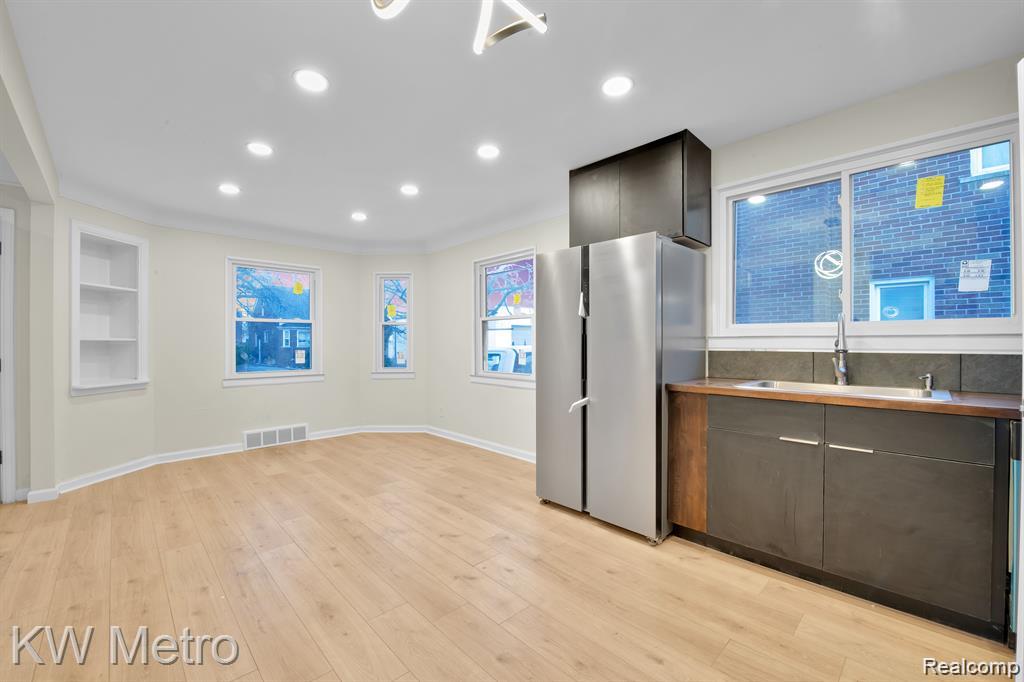 5035 Philip Street, Detroit, MI 48224 — Photo 5